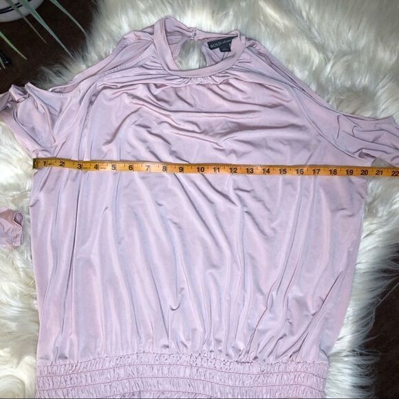 Bold elements peek a boo sleeves blouse - Picture 4 of 5